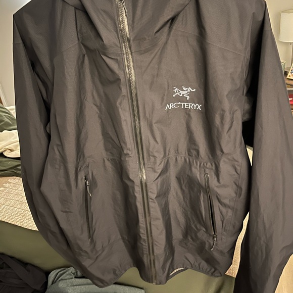 New Arcteryx black rain coat - Zeta, Men’s Medium - Picture 2 of 3
